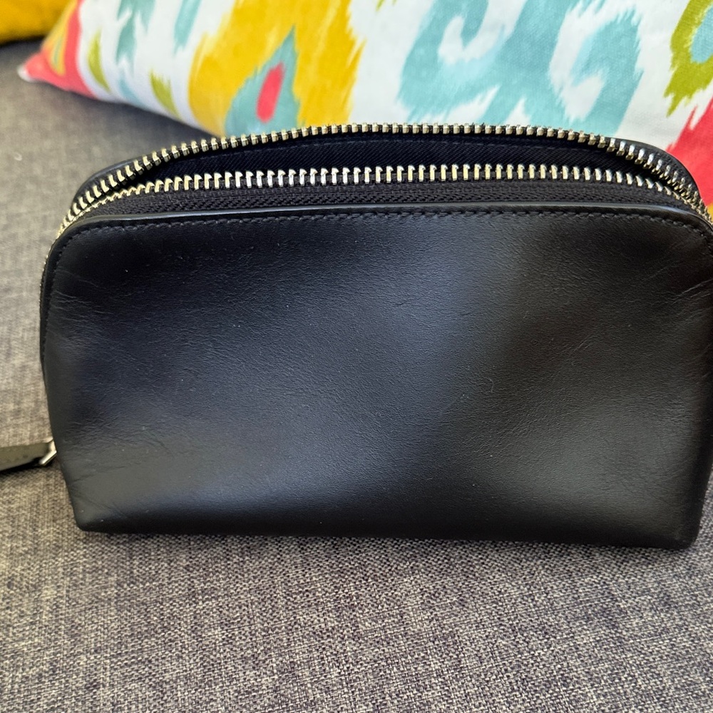 Coach Peanuts Black Cosmetic Bag with Yellow Woodstock LEATHER new - Picture 6 of 9
